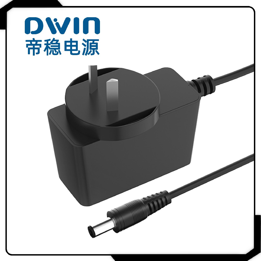 澳規側插電源適配器